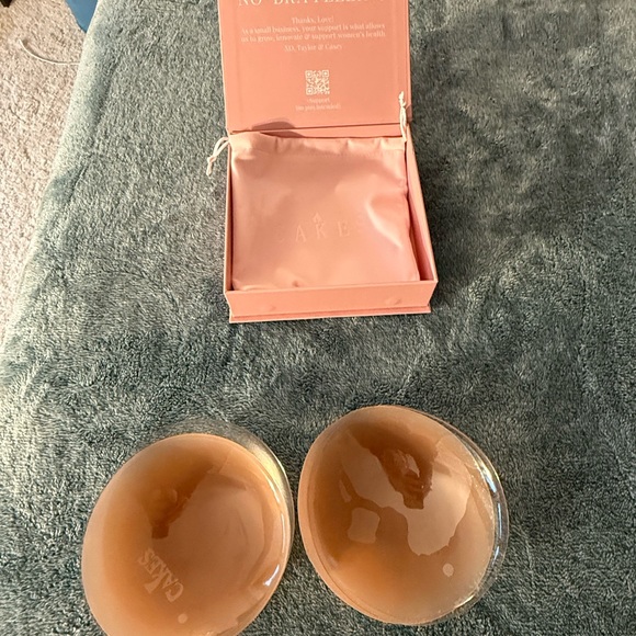 Cakes Pink Drawstring Pouch Size (DDD+) - Picture 5 of 6